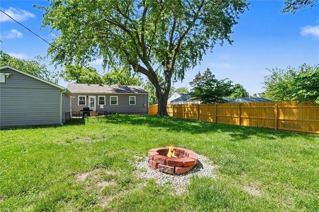 2504 NE 59th Terrace, Kansas City, MO 64118