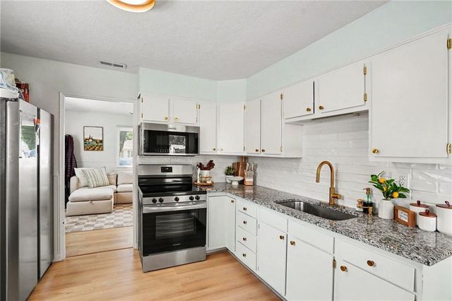 2504 NE 59th Terrace, Kansas City, MO 64118