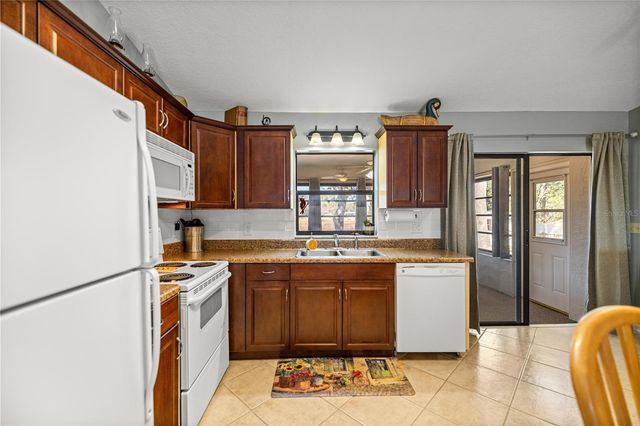 17757 SE 28TH LANE ROAD, Silver Springs, FL 34488