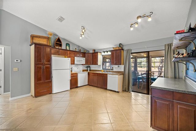 17757 SE 28TH LANE ROAD, Silver Springs, FL 34488