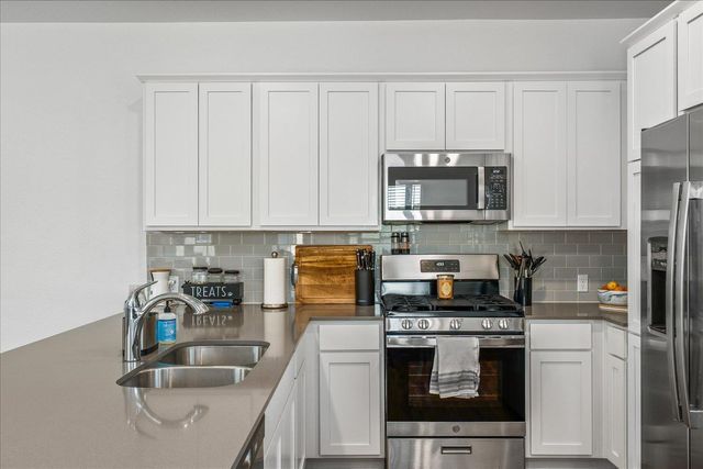 1725 Cobblecrest LN, Leander, TX 78641