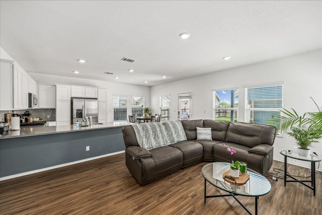 1725 Cobblecrest LN, Leander, TX 78641