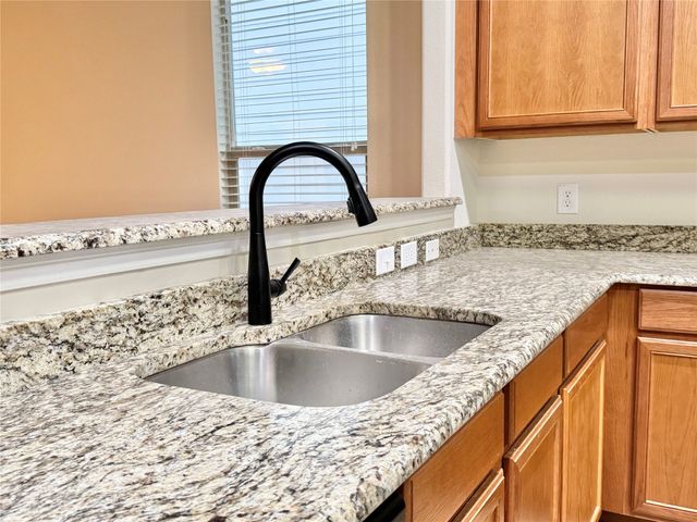 932 King George Lane, Savannah, TX 76227