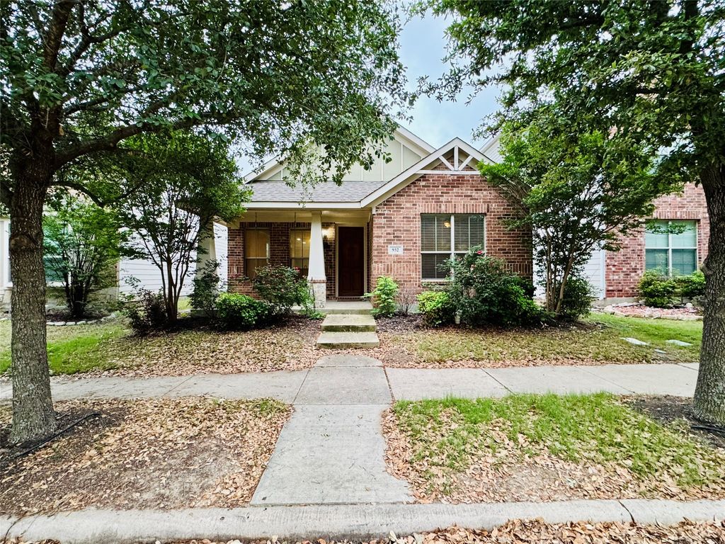 932 King George Lane, Savannah, TX 76227