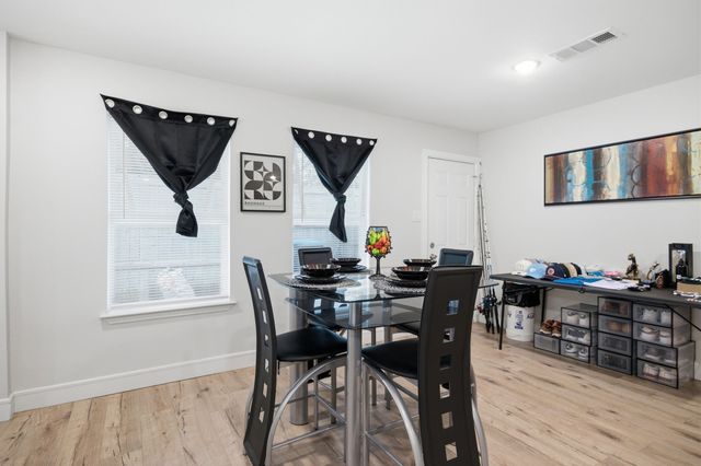 1632 E Arlington Avenue, Fort Worth, TX 76104