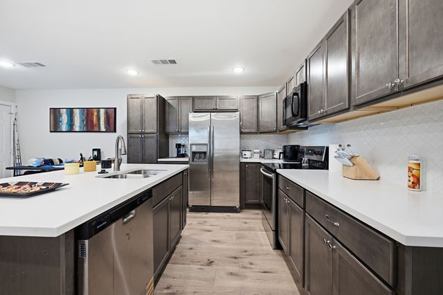 1632 E Arlington Avenue, Fort Worth, TX 76104
