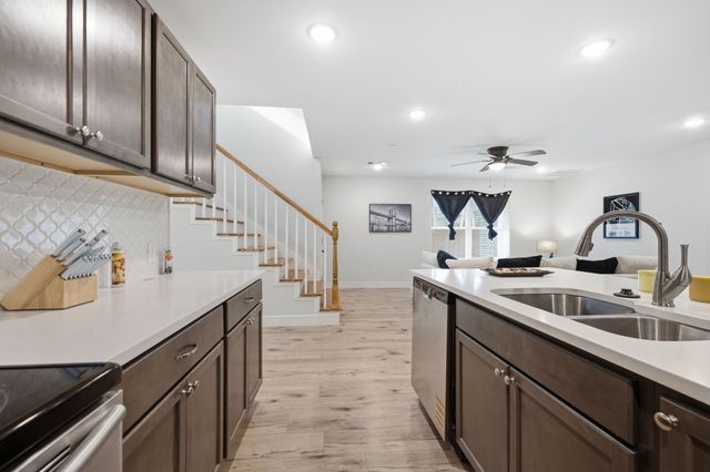 1632 E Arlington Avenue, Fort Worth, TX 76104