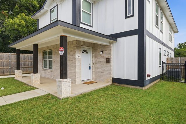1632 E Arlington Avenue, Fort Worth, TX 76104