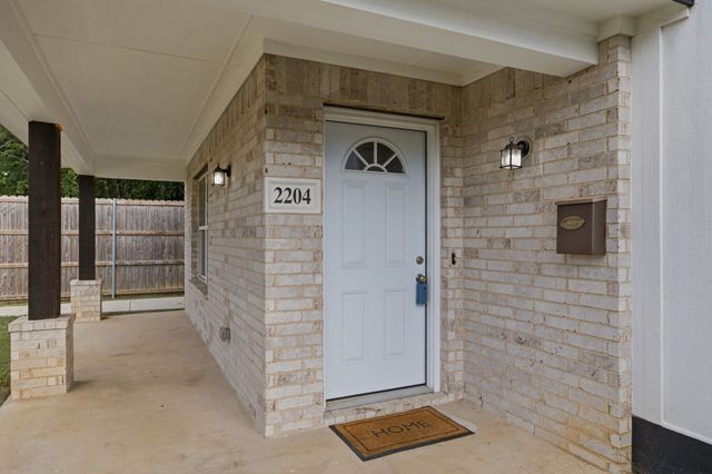 1632 E Arlington Avenue, Fort Worth, TX 76104