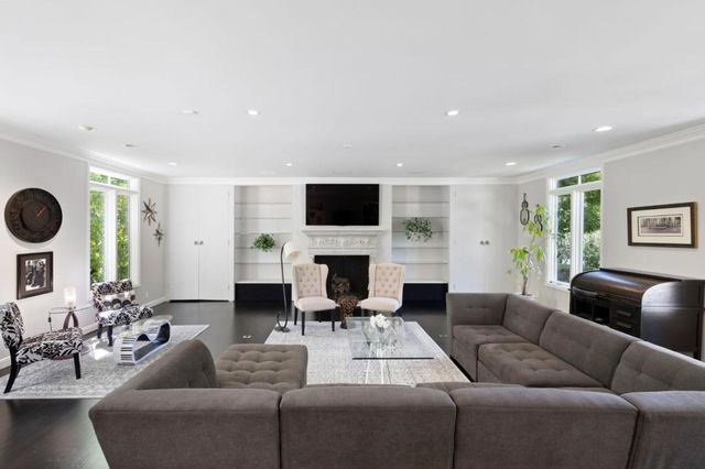 452 Roblar Avenue, Hillsborough, CA 94010