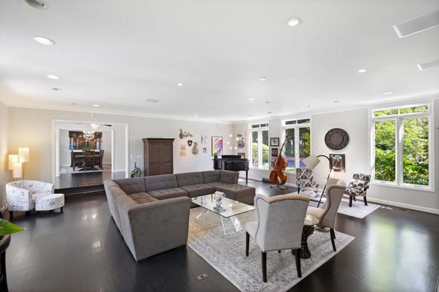 452 Roblar Avenue, Hillsborough, CA 94010