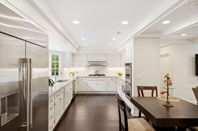 452 Roblar Avenue, Hillsborough, CA 94010