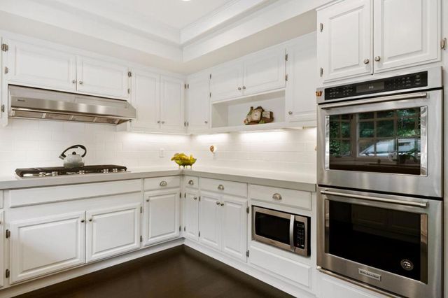 452 Roblar Avenue, Hillsborough, CA 94010