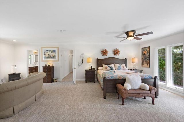 452 Roblar Avenue, Hillsborough, CA 94010