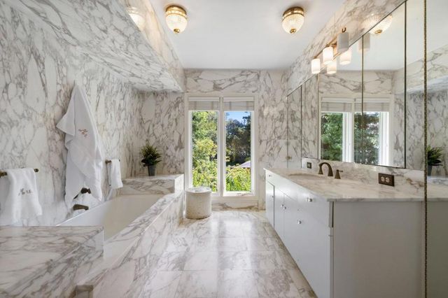 452 Roblar Avenue, Hillsborough, CA 94010