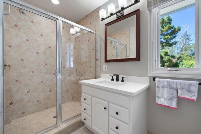 452 Roblar Avenue, Hillsborough, CA 94010