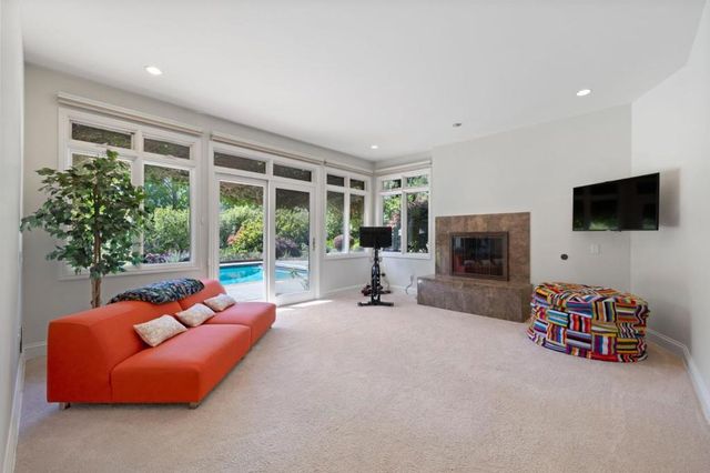 452 Roblar Avenue, Hillsborough, CA 94010
