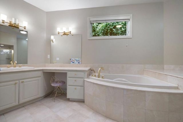 452 Roblar Avenue, Hillsborough, CA 94010