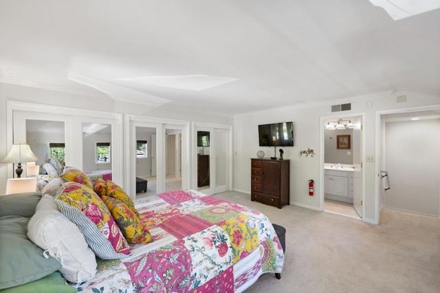 452 Roblar Avenue, Hillsborough, CA 94010