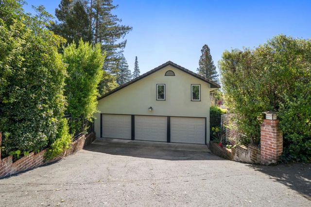 452 Roblar Avenue, Hillsborough, CA 94010