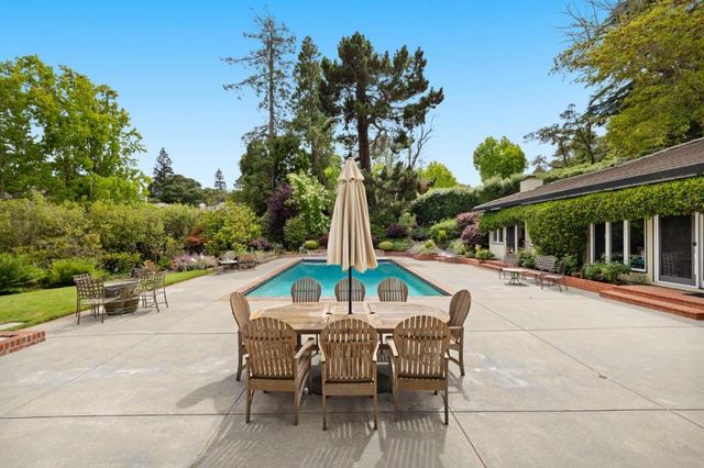452 Roblar Avenue, Hillsborough, CA 94010