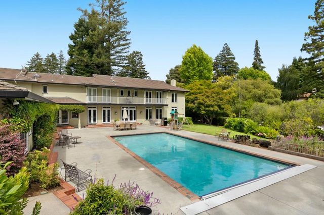 452 Roblar Avenue, Hillsborough, CA 94010