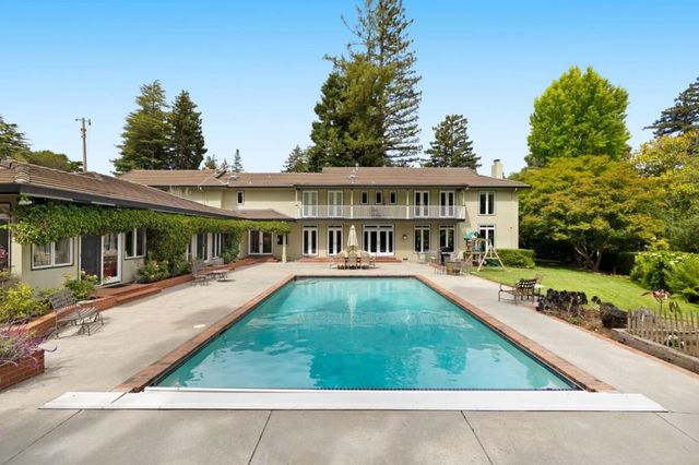 452 Roblar Avenue, Hillsborough, CA 94010