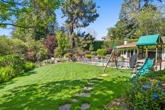 452 Roblar Avenue, Hillsborough, CA 94010