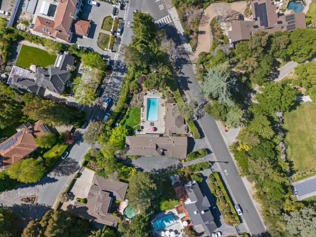 452 Roblar Avenue, Hillsborough, CA 94010