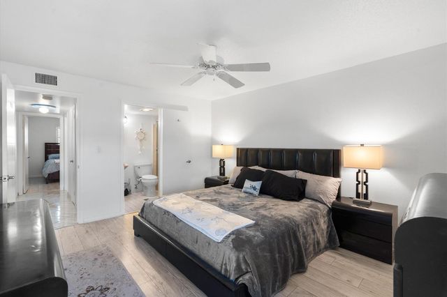 117 Lehane Terrace 210, North Palm Beach, FL 33408