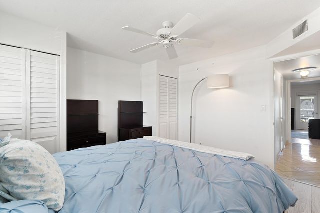 117 Lehane Terrace 210, North Palm Beach, FL 33408