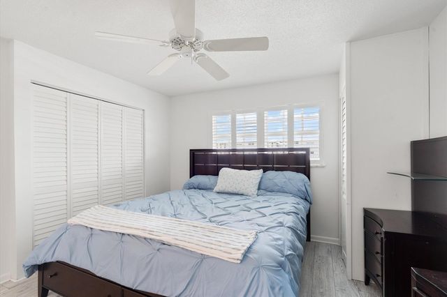 117 Lehane Terrace 210, North Palm Beach, FL 33408