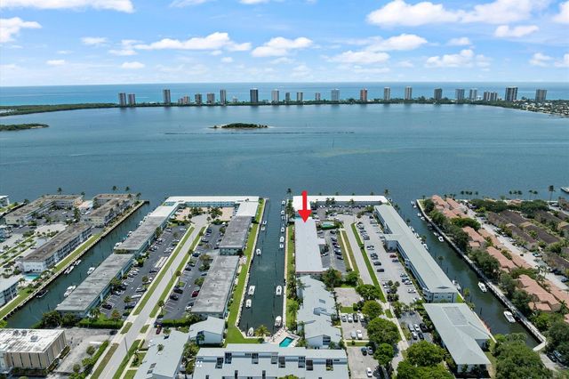 117 Lehane Terrace 210, North Palm Beach, FL 33408