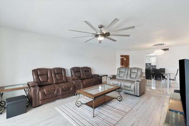 117 Lehane Terrace 210, North Palm Beach, FL 33408