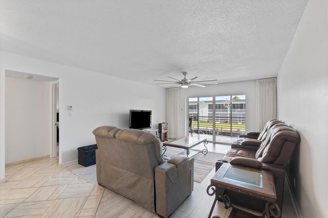117 Lehane Terrace 210, North Palm Beach, FL 33408
