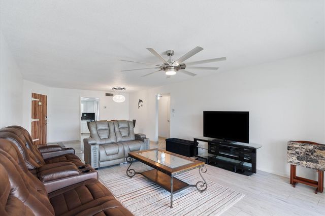 117 Lehane Terrace 210, North Palm Beach, FL 33408