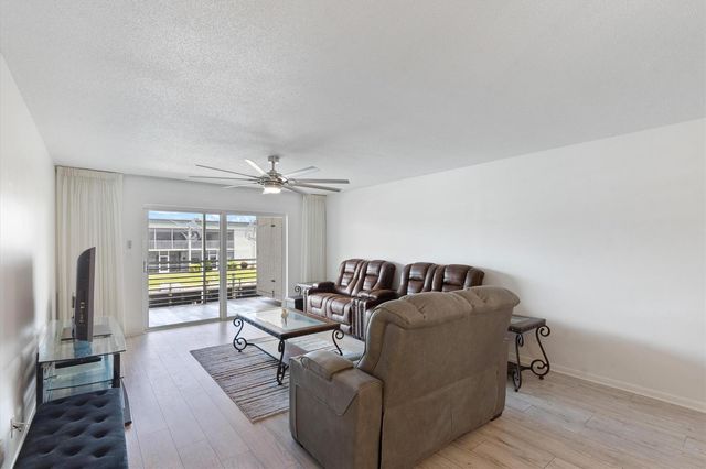 117 Lehane Terrace 210, North Palm Beach, FL 33408