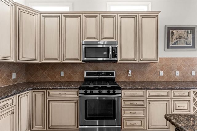 9 Saddleback, Plymouth, MA 02360