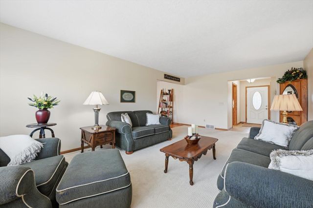 312 FOREST Drive, Bellevue, NE 68005