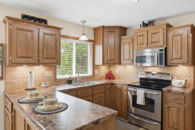 312 FOREST Drive, Bellevue, NE 68005