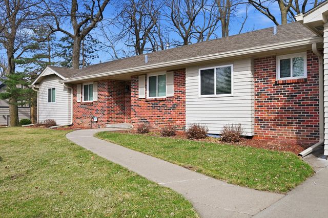 312 FOREST Drive, Bellevue, NE 68005