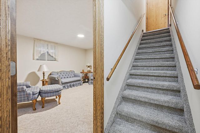 312 FOREST Drive, Bellevue, NE 68005