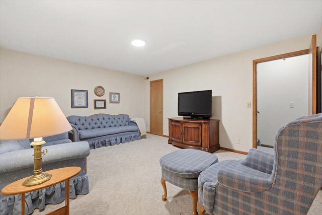 312 FOREST Drive, Bellevue, NE 68005