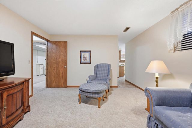 312 FOREST Drive, Bellevue, NE 68005