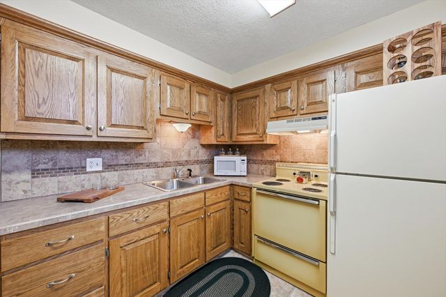 312 FOREST Drive, Bellevue, NE 68005