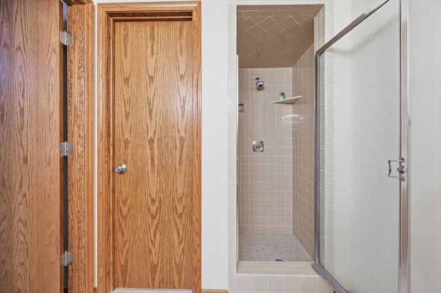 312 FOREST Drive, Bellevue, NE 68005