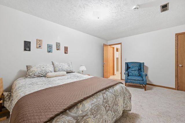 312 FOREST Drive, Bellevue, NE 68005