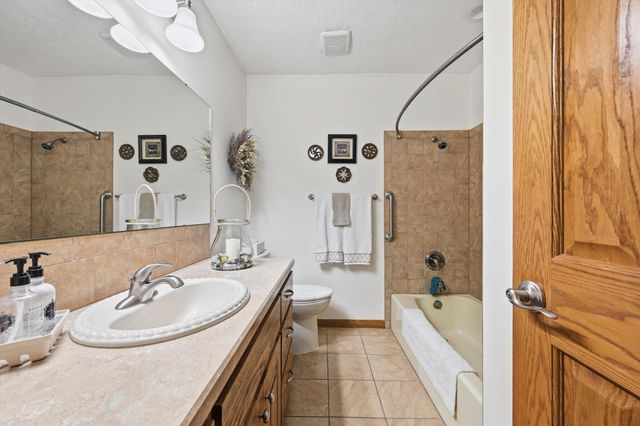 312 FOREST Drive, Bellevue, NE 68005