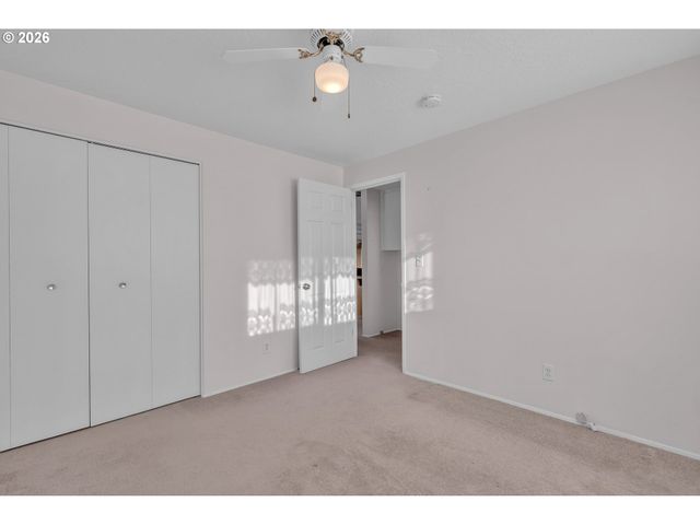 1379 SALLAL Rd, Woodburn, OR 97071