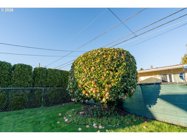 1379 SALLAL Rd, Woodburn, OR 97071